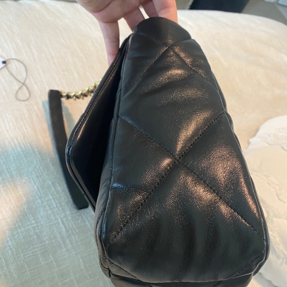 Chanel 19 Maxi Black Lambskin - Picture 6 of 13